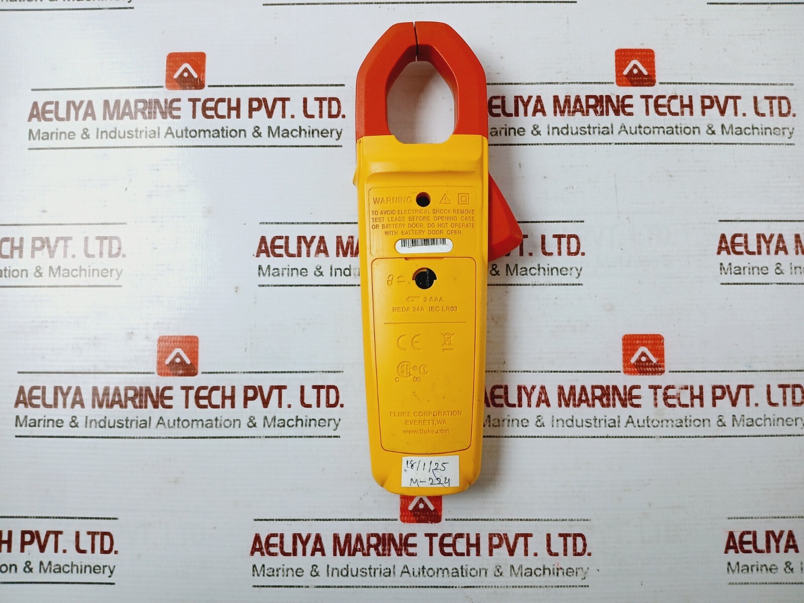 Fluke 302+ Digital Clamp Meter 400A CAT III 600V