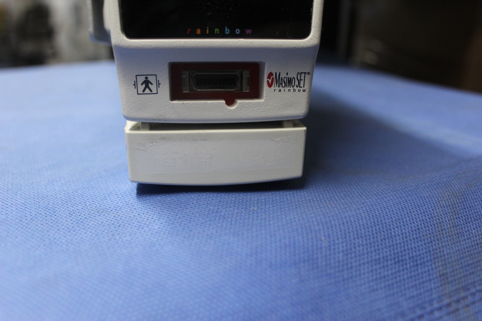 MASIMO RADICAL 7 RAINBOW PULSE OXIMETER W / NEW MASIMO RED LNC-10 CABLE