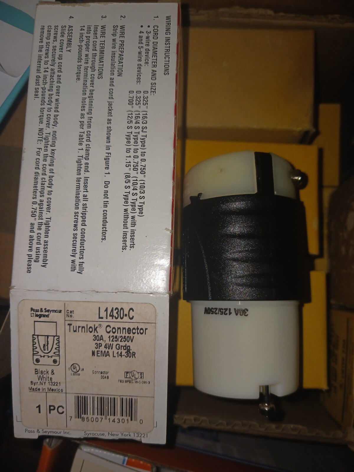 Pass and Seymour Legrand L1430-C Turnlok Connector 30A 125/250V 3P 4W Grdg