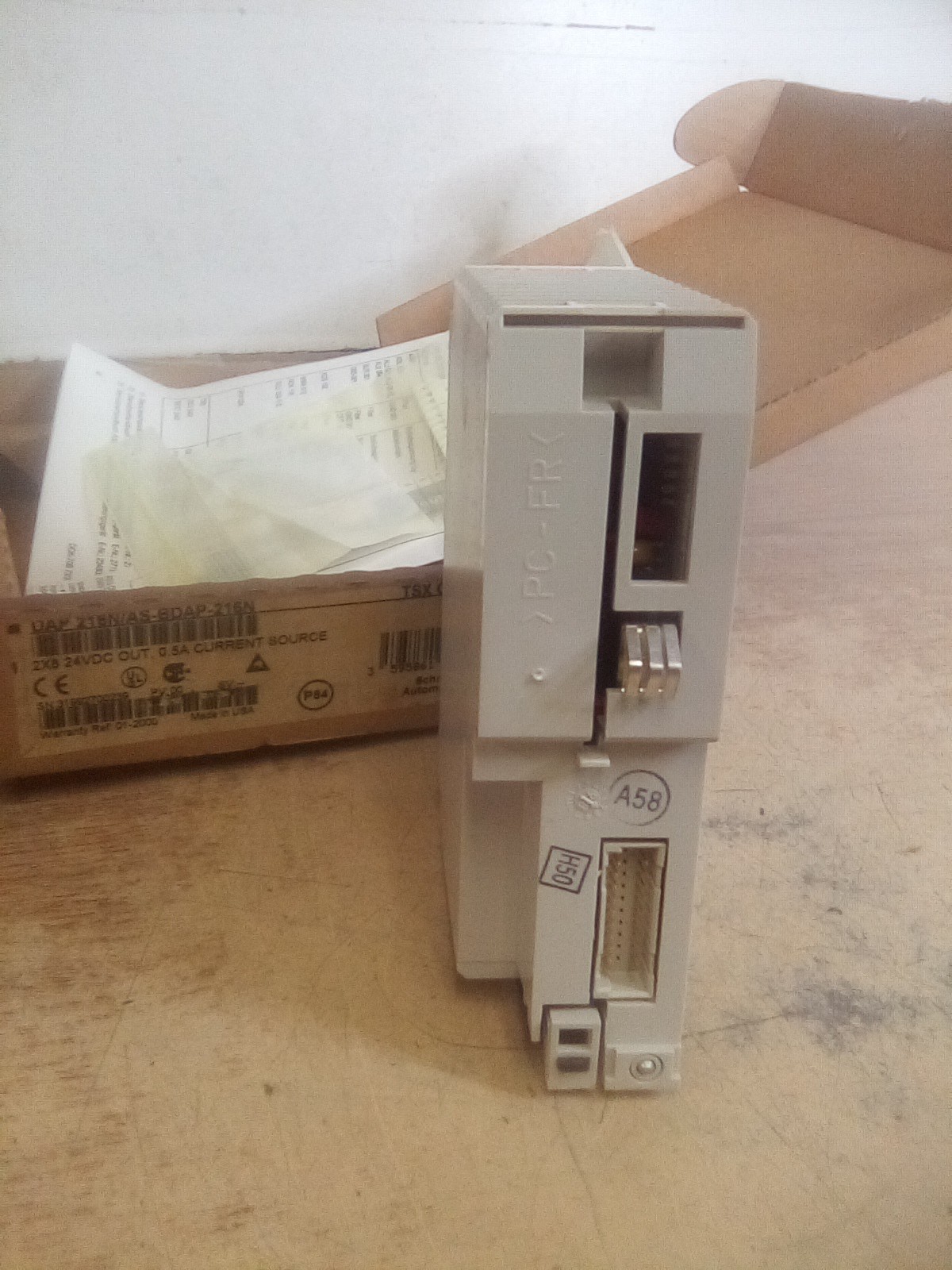 Schneider Automation DAP 216N/AS-BDAP-216N TSX Compact 24VDC