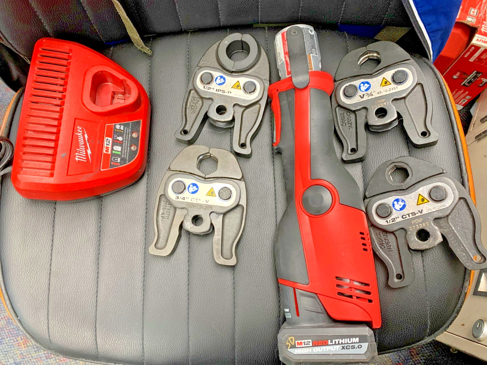 Milwaukee M12 Copper Press Tool 2473-20 Kit w/ 1/2 CTS-V,3/4 CTS-V1/2 ISP 3/4ISP