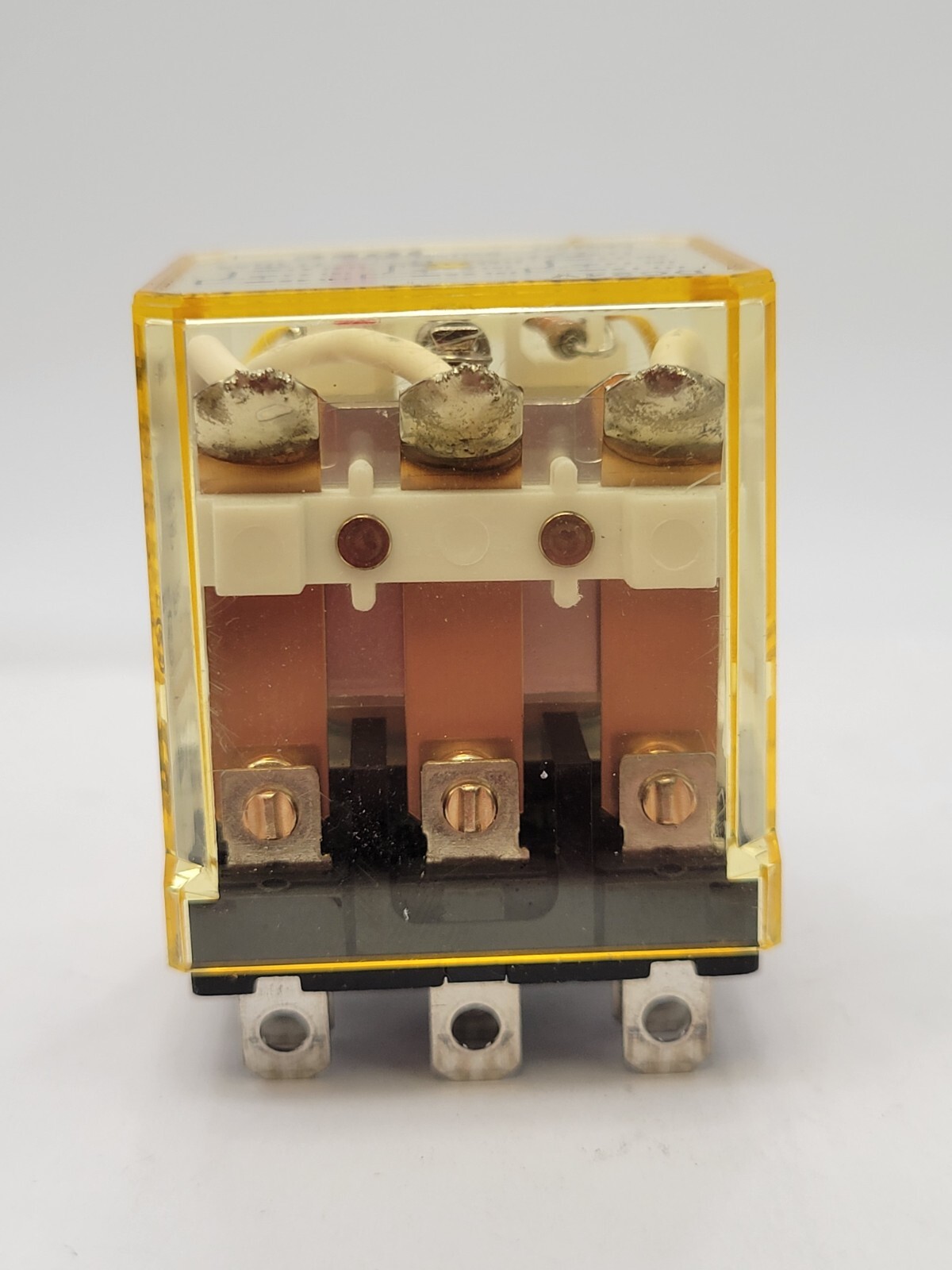 IDEC RH3B-UL Relay Plug-in Mount 3PDT 10A 240V Coil 24VDC 11-Pin Blade Terminal