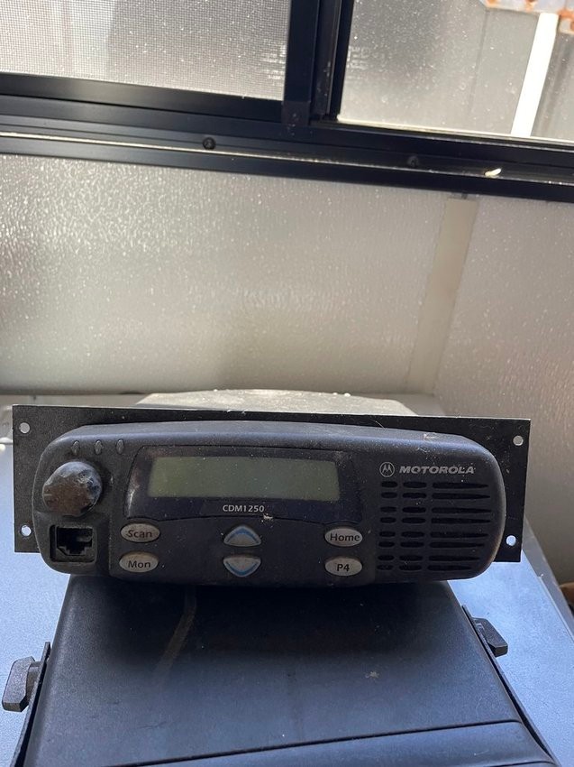 Motorola AAM25KKD9AA2AN CMD1250 Mobile 2-Way Radio with Control Head