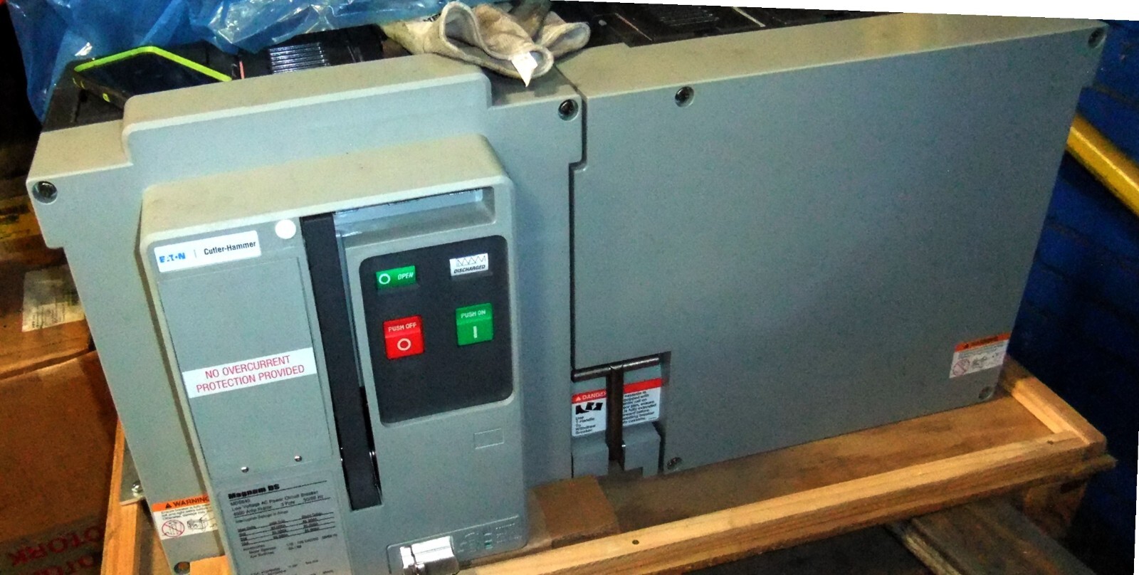 Cutler-Hammer MDS8403WEA 4000 A Magnum DS Low Volt AC Power Circuit Breaker