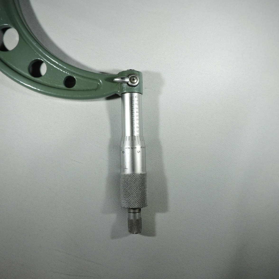 Outside Micrometer 4-5″ .0001″ Ratcheting Carbide Tips