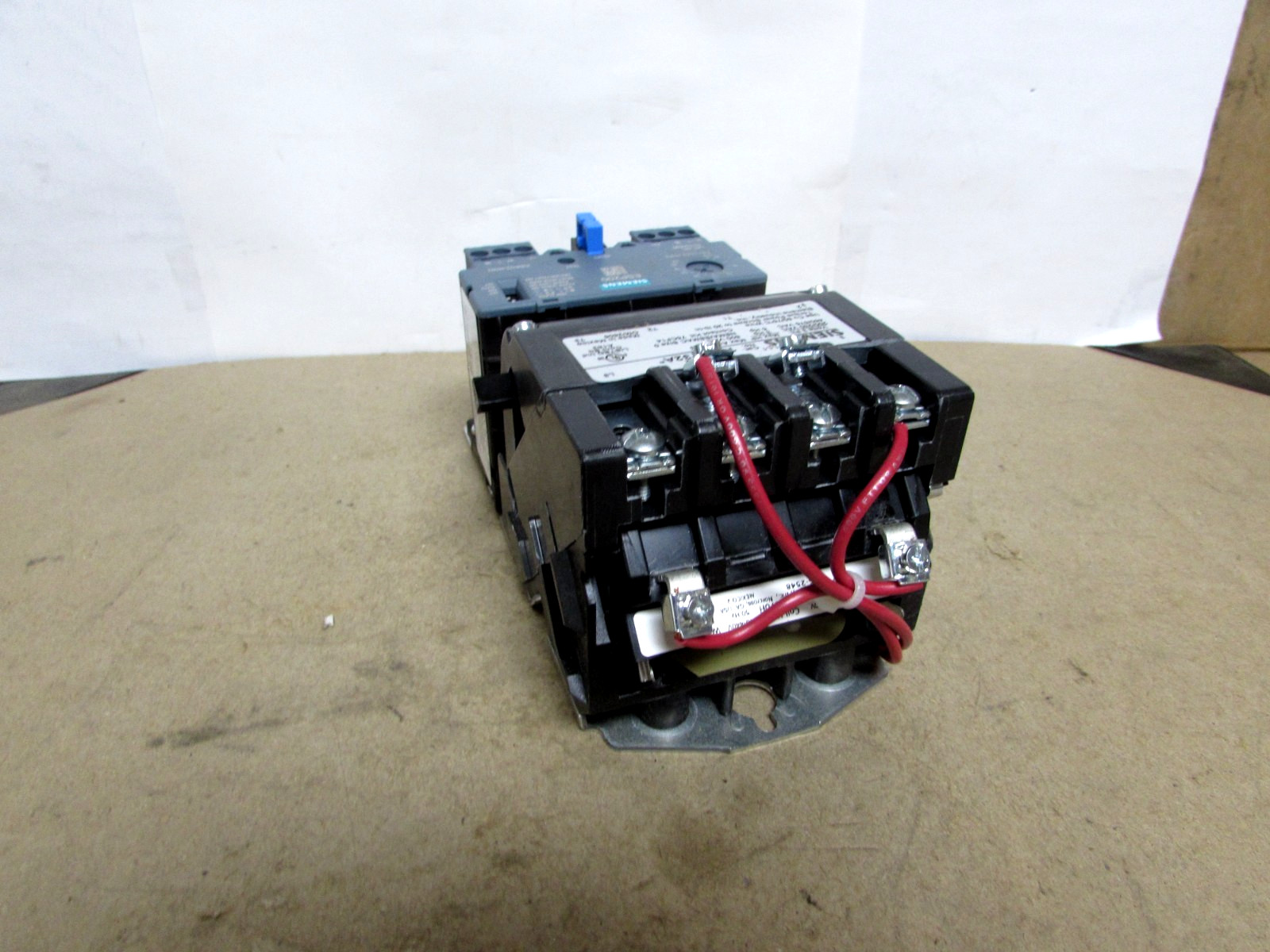 Siemens 14CUC32AH Size 0 Starter W/ 480v Coil – 3-12a Overload (NEW – IN BOX)