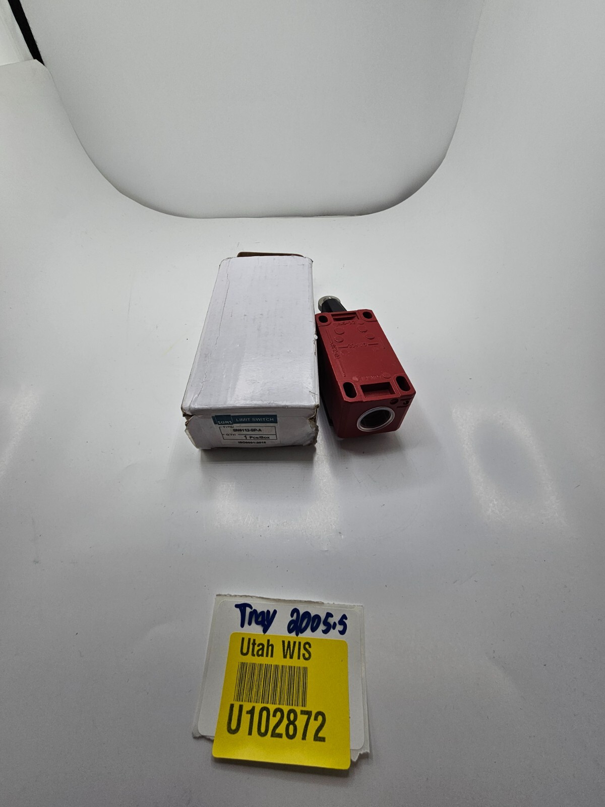SUNS International SN6112-SP-A Roller Plunger Safety Limit Switch 440P-MRPS11E