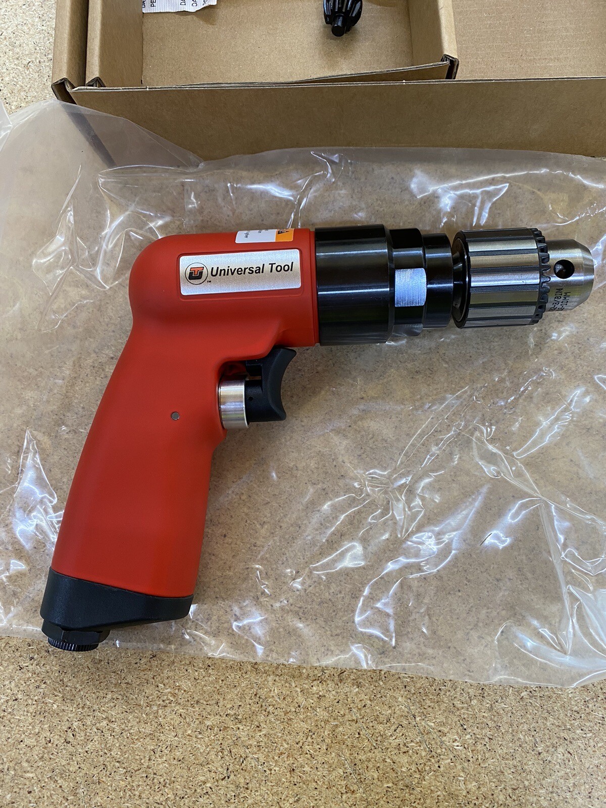 Universal Tool UT8895 3/8″ Pistol Drill