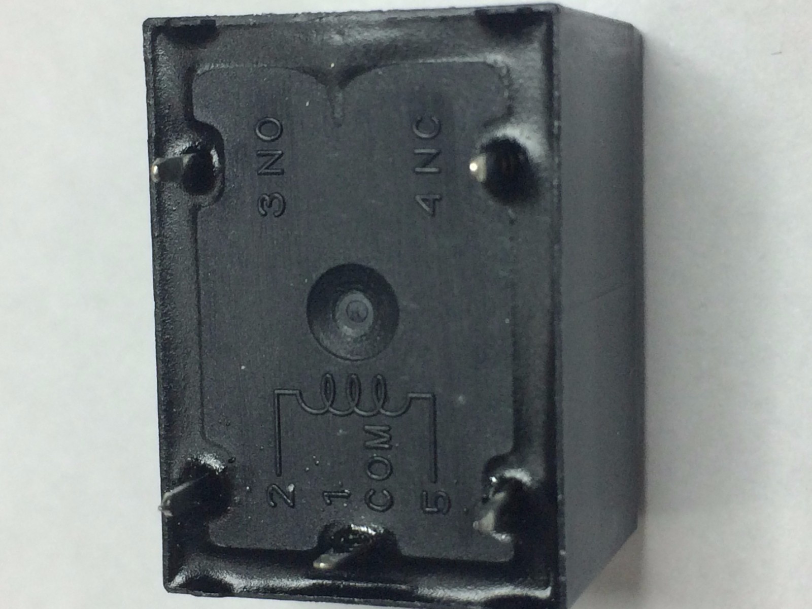 Fact. Box of 100pcs of JS1-24V-F Relays SPDT 22x16x16.4mm 24VDC 10A Thru-Hole
