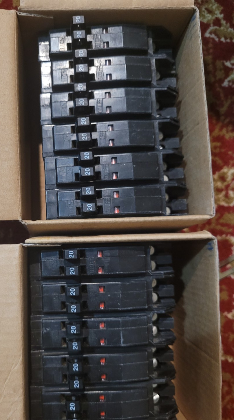 QO2020 – Square D – 20 Amp Tandem Circuit Breaker