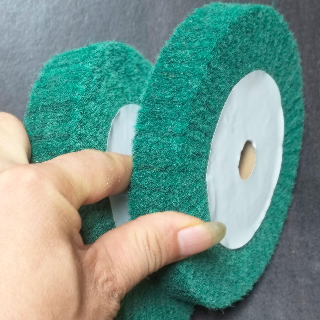 2 Pcs 6» Non-Woven Buffing Polishing Wheels, 4/5″ Arbor 240 Grit Wire Drawing A