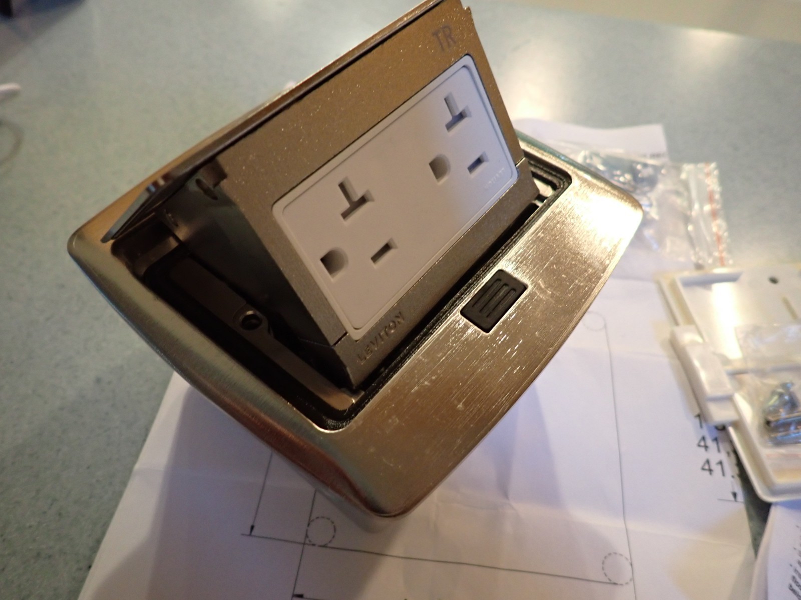 Leviton PFTR2-BN Brushed Nickel Pop-Up Floor Box TR Receptacle 20A-125V. NEW
