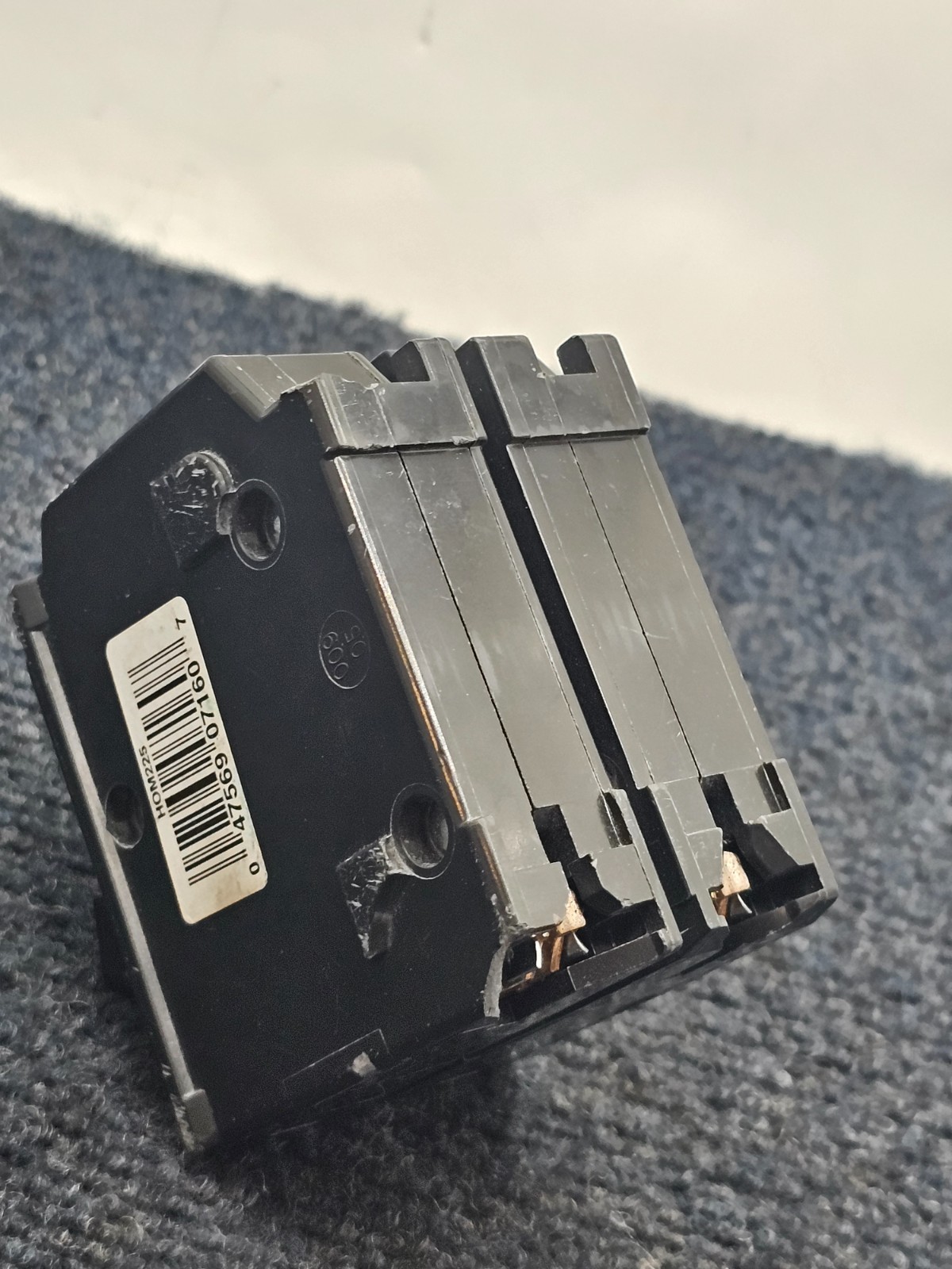 ( QTY 2 ) Square D HOM225: Circuit Breaker Plug-In 25 Amp 2 Pole 240 Vol