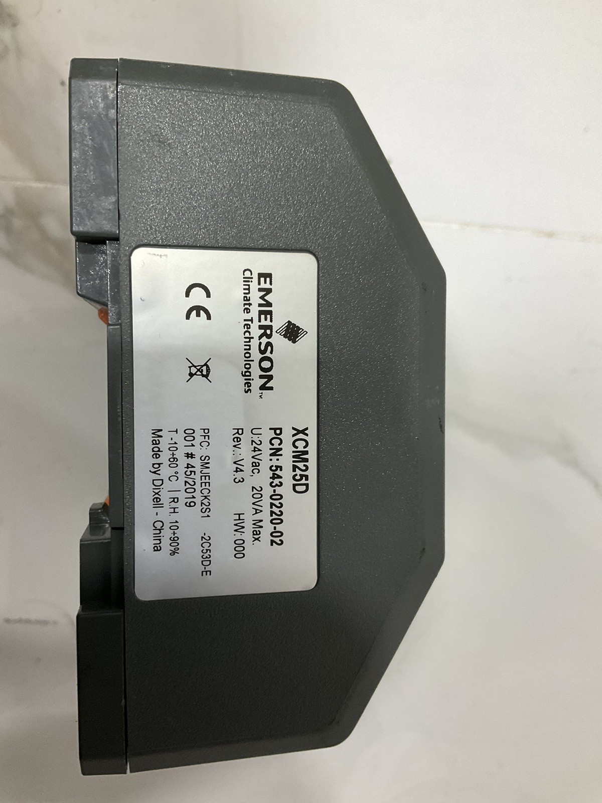Emerson XCM25D unit controller 543-0220-00 with built-in display screen