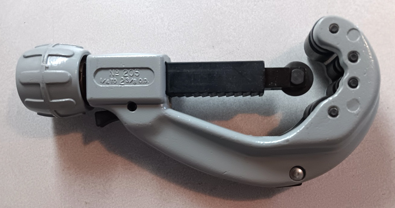 RIDGID NO. 205 SCREW FEED PIPE CUTTER 1/4 TO 2 3/8 IN OD USA