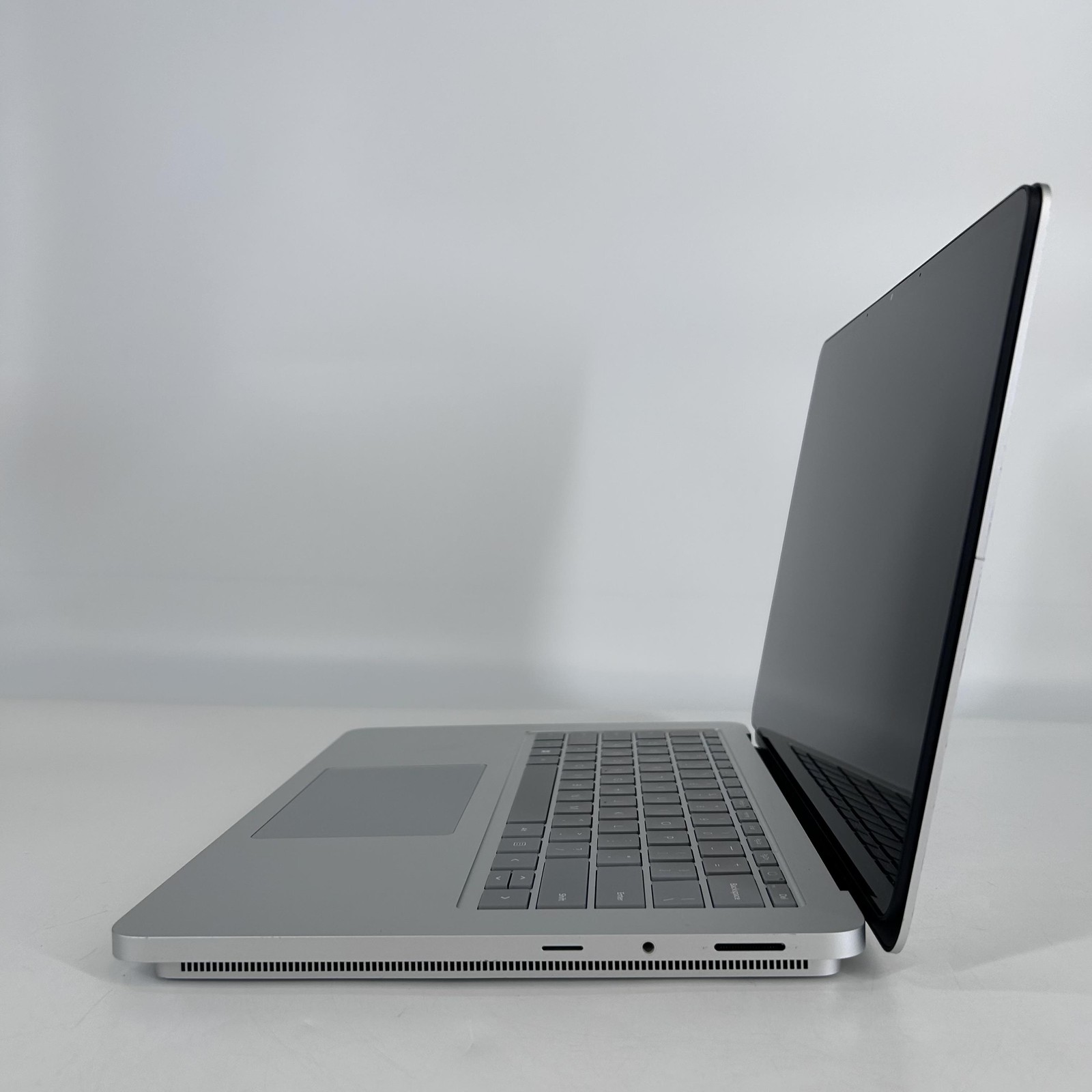 Microsoft Surface Laptop Studio 2 14 2K TOUCH 2.9GHz i7-13700H 32GB 1TB RTX 4050