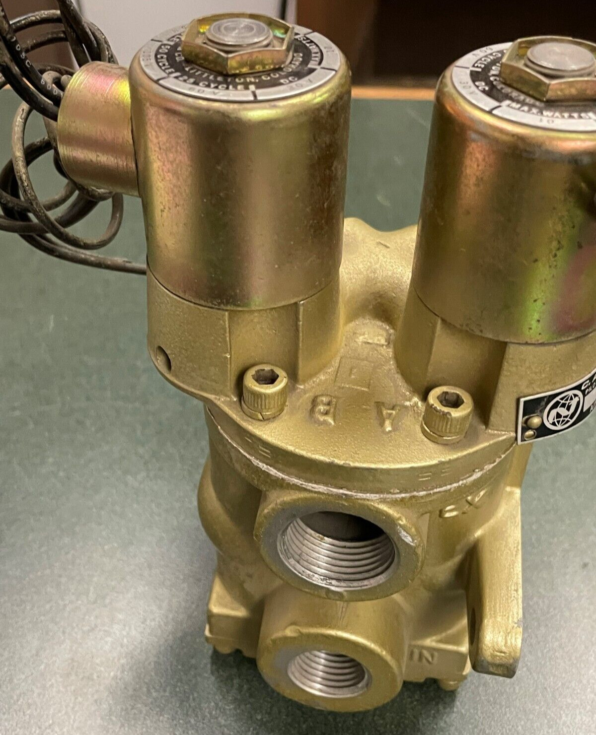 CA Norgren Co. F1024B-00-C0 Air Control Valve, Coil# 2361-04