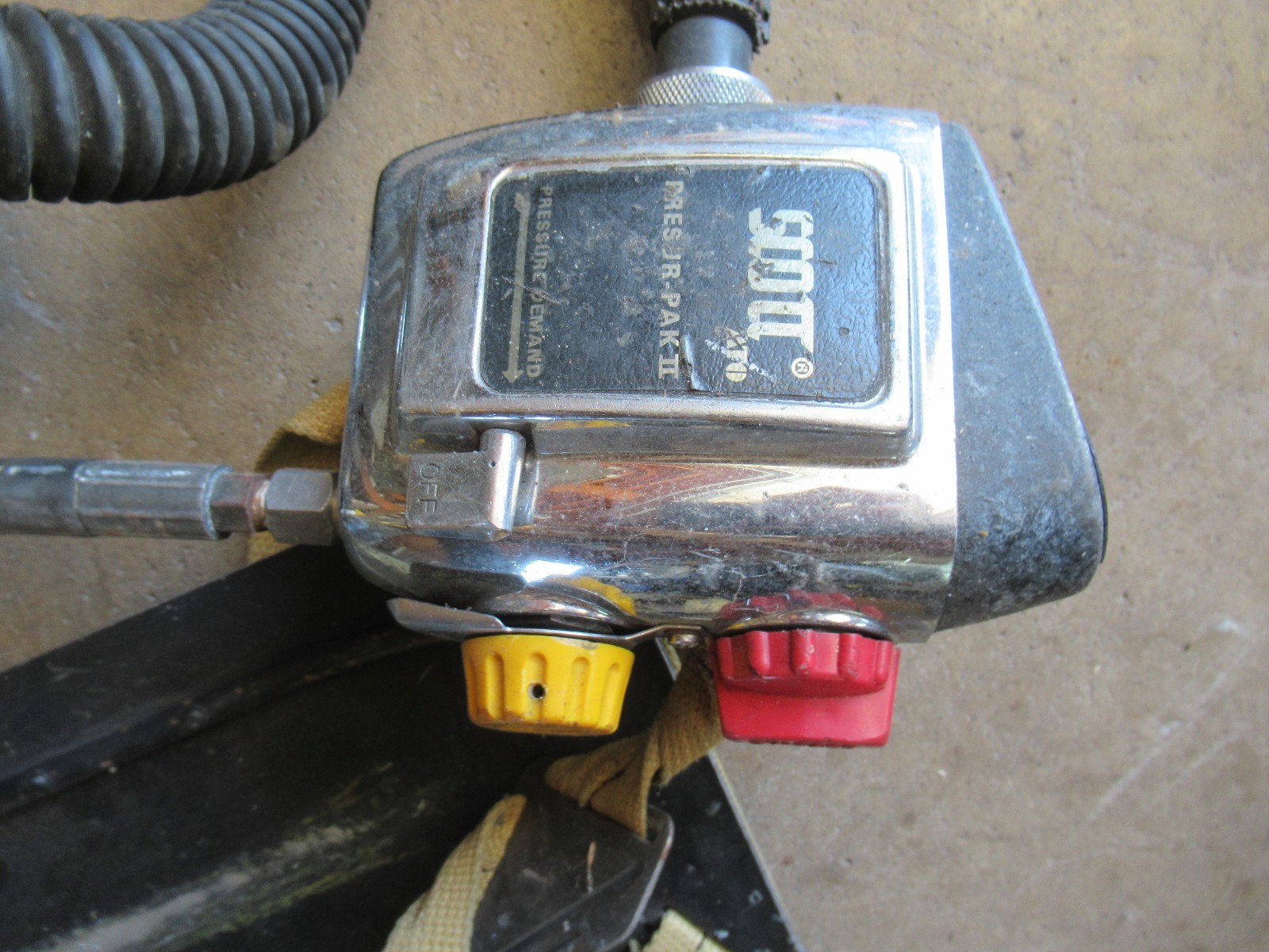 VINTAGE Scott Air-Pak Presur-Pak II SCBA w/ Face Mask 2.2