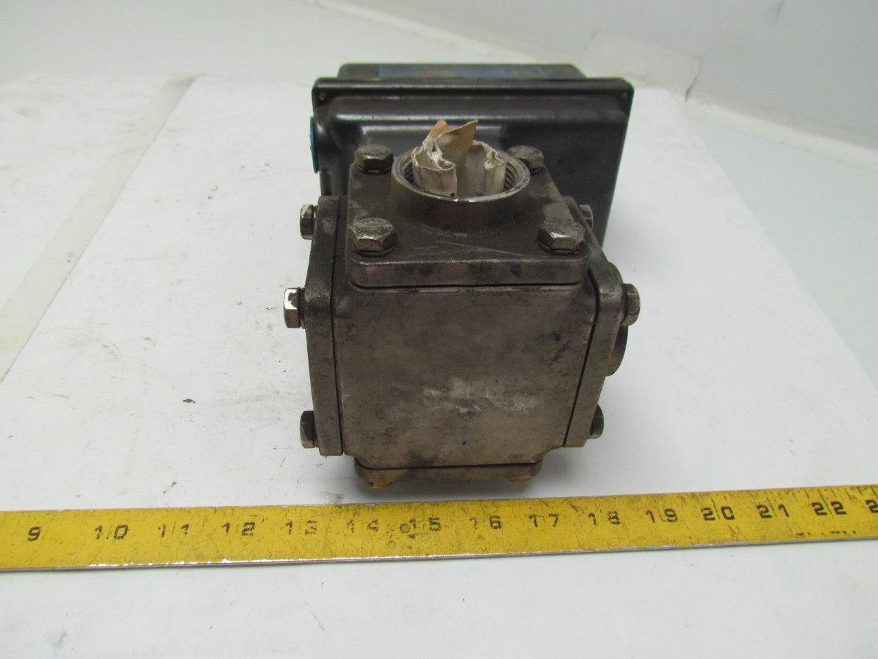 Bi-Torq IS3WT12300EA4 Actuator w/3 Way 1-1/4″NPT Valve 115VAC 300In/Lbs Torque