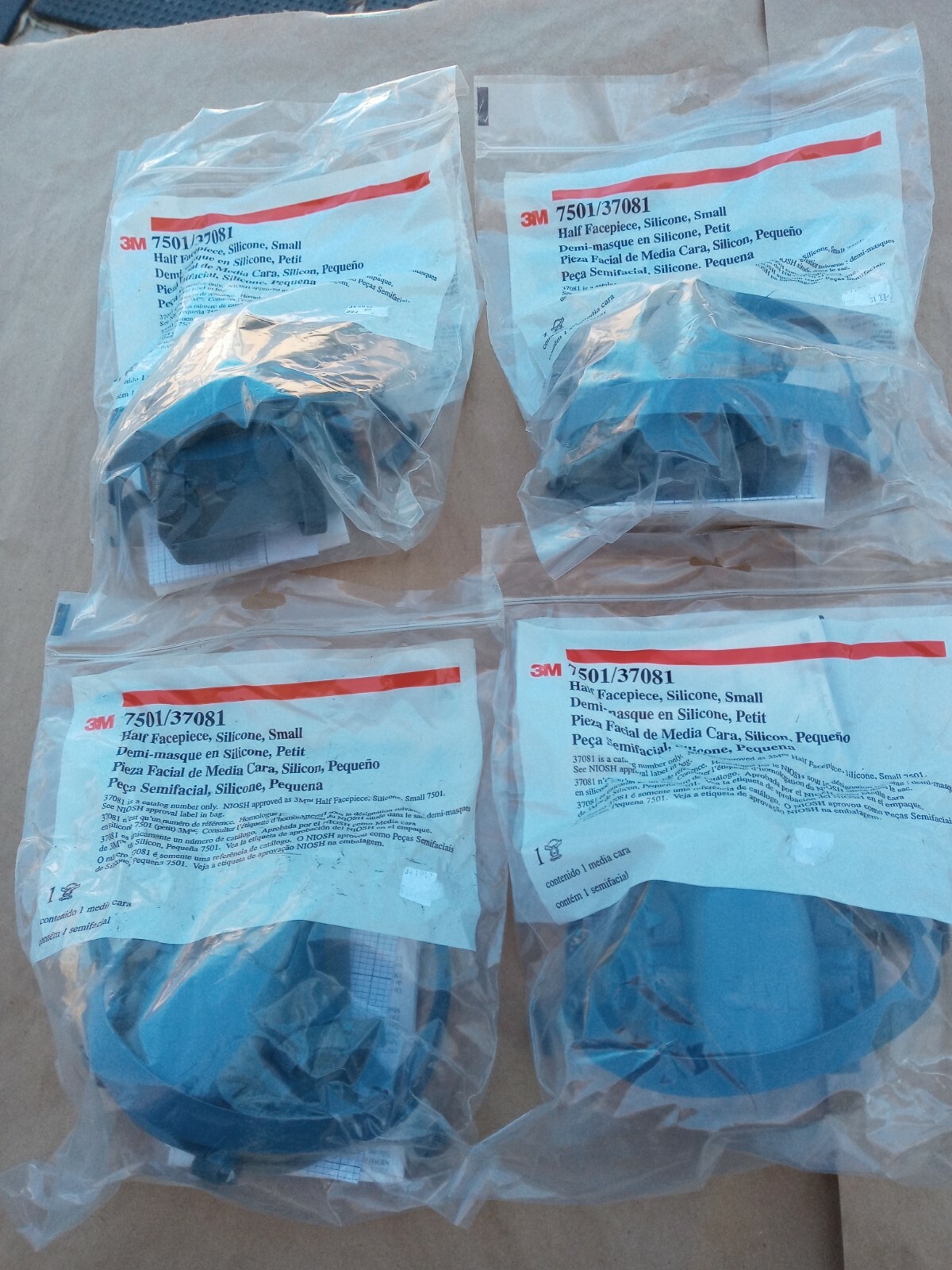 3M7500 Half Mask Respirator, Silicone Facepiece NEW Sealed Size SMALL 7501/37081