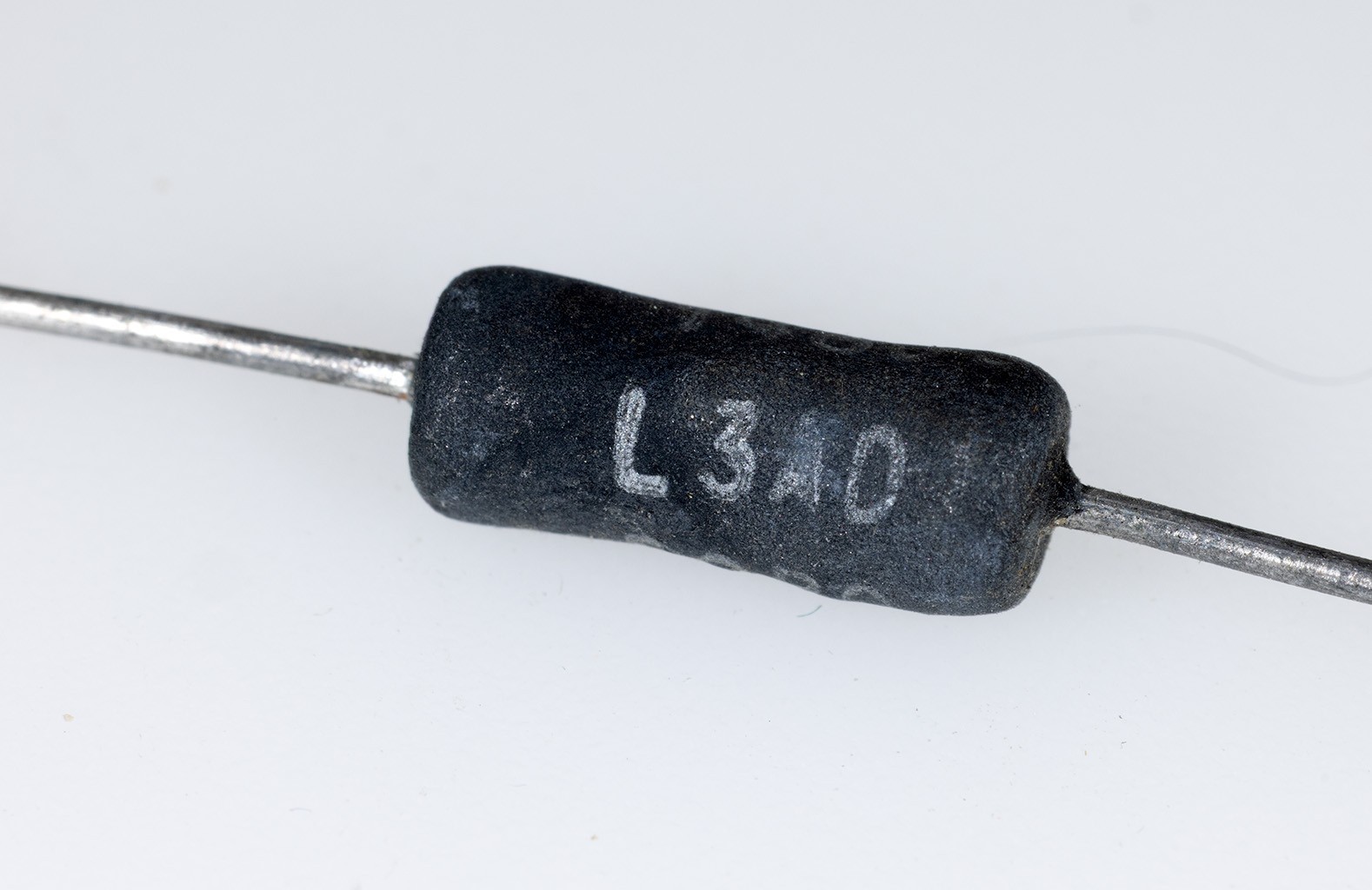 Dale KS-14603, 50Ω 1W Axial Wirewound Resistor, Lot of 10