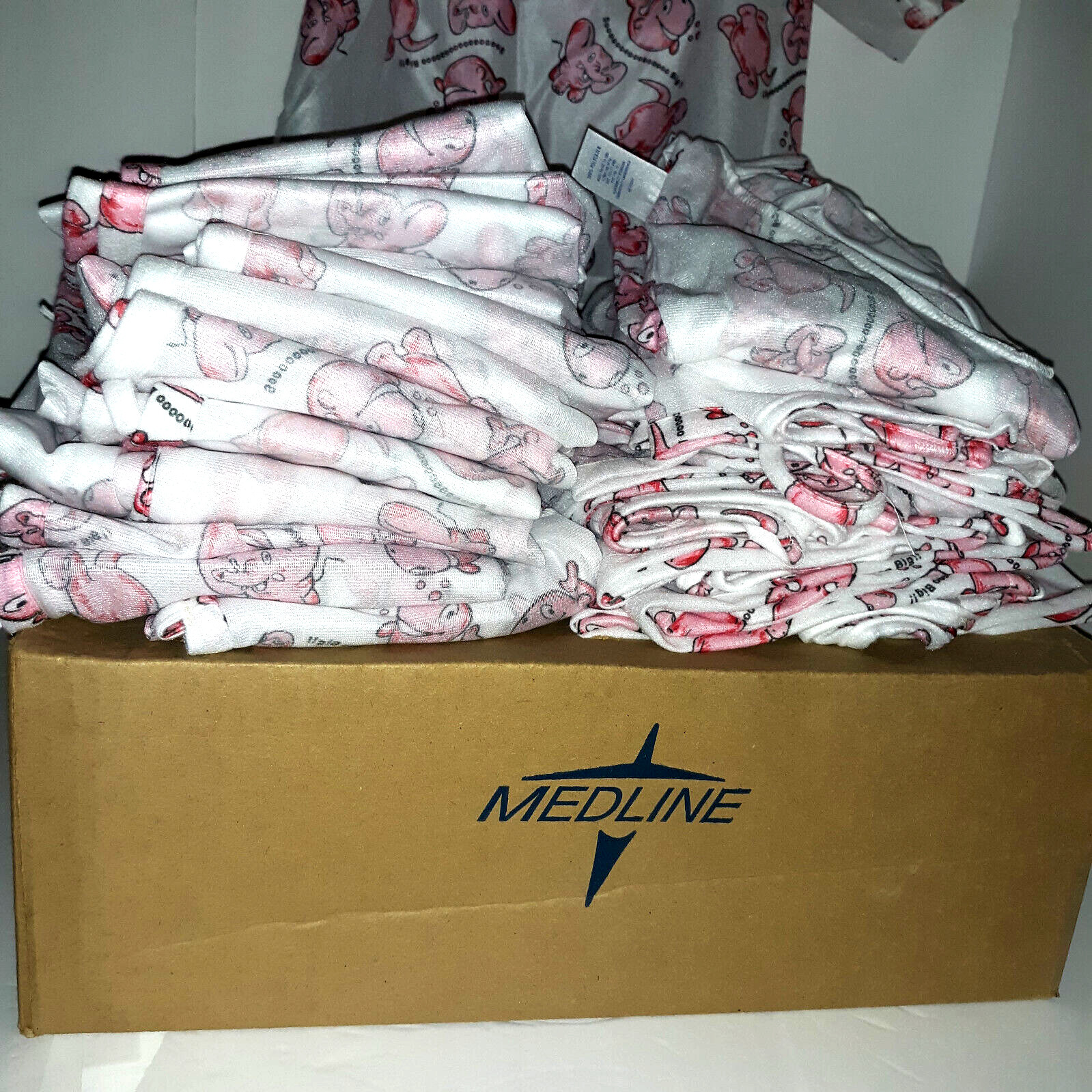 Medline 1 Case 24 Pc Pediatric Children Sz S Hospital Gown Animal Friends Pk/Wh
