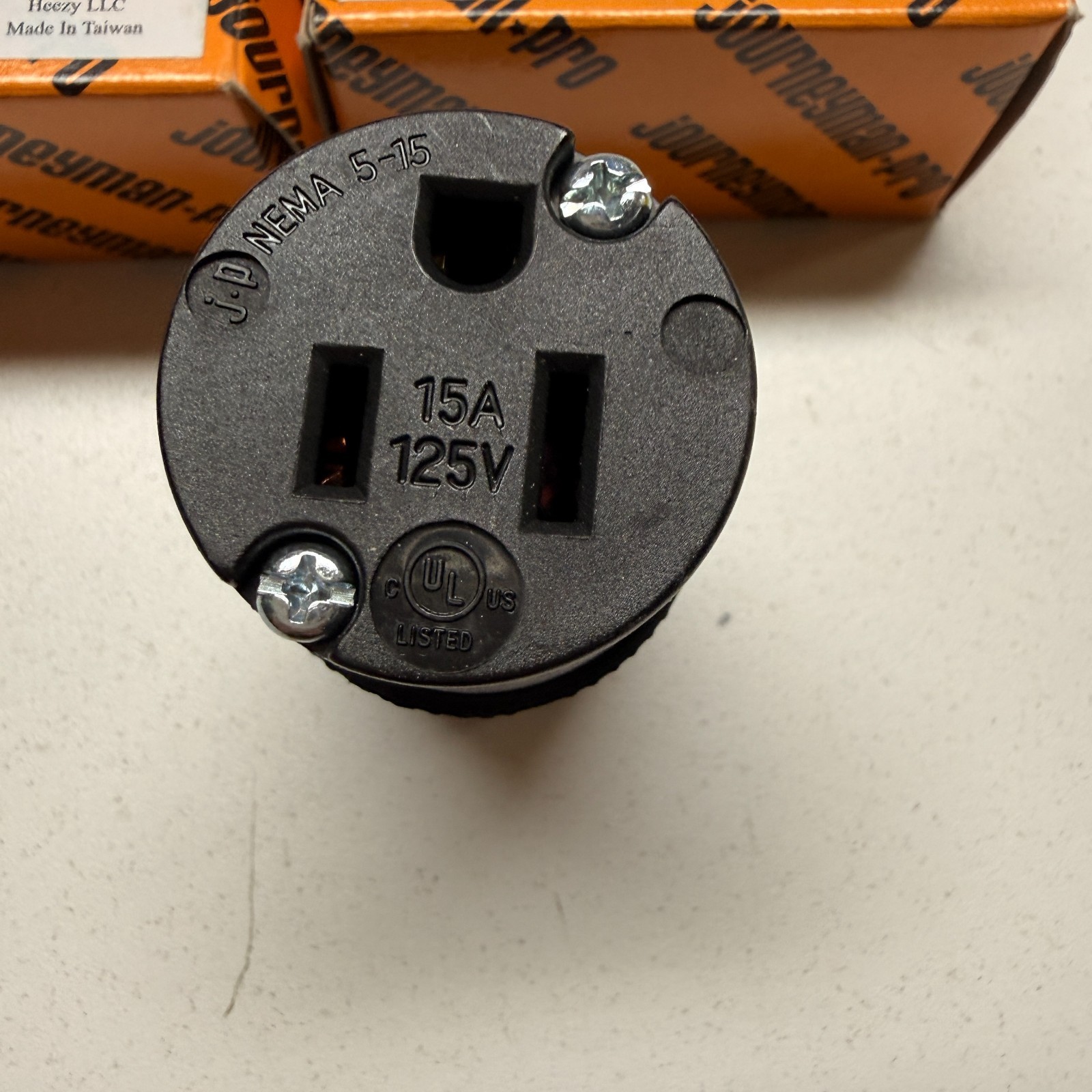 Journeyman-Pro 3 Wire 15A 125V Grounding Lighted Plug HJP-515CV