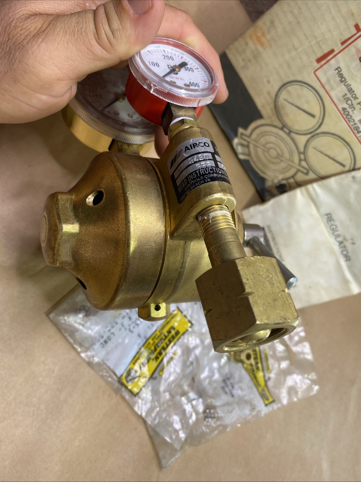 concoa airco cga 555 Two Stage Nitrogen Gauge Regulator (I Think It’s New)
