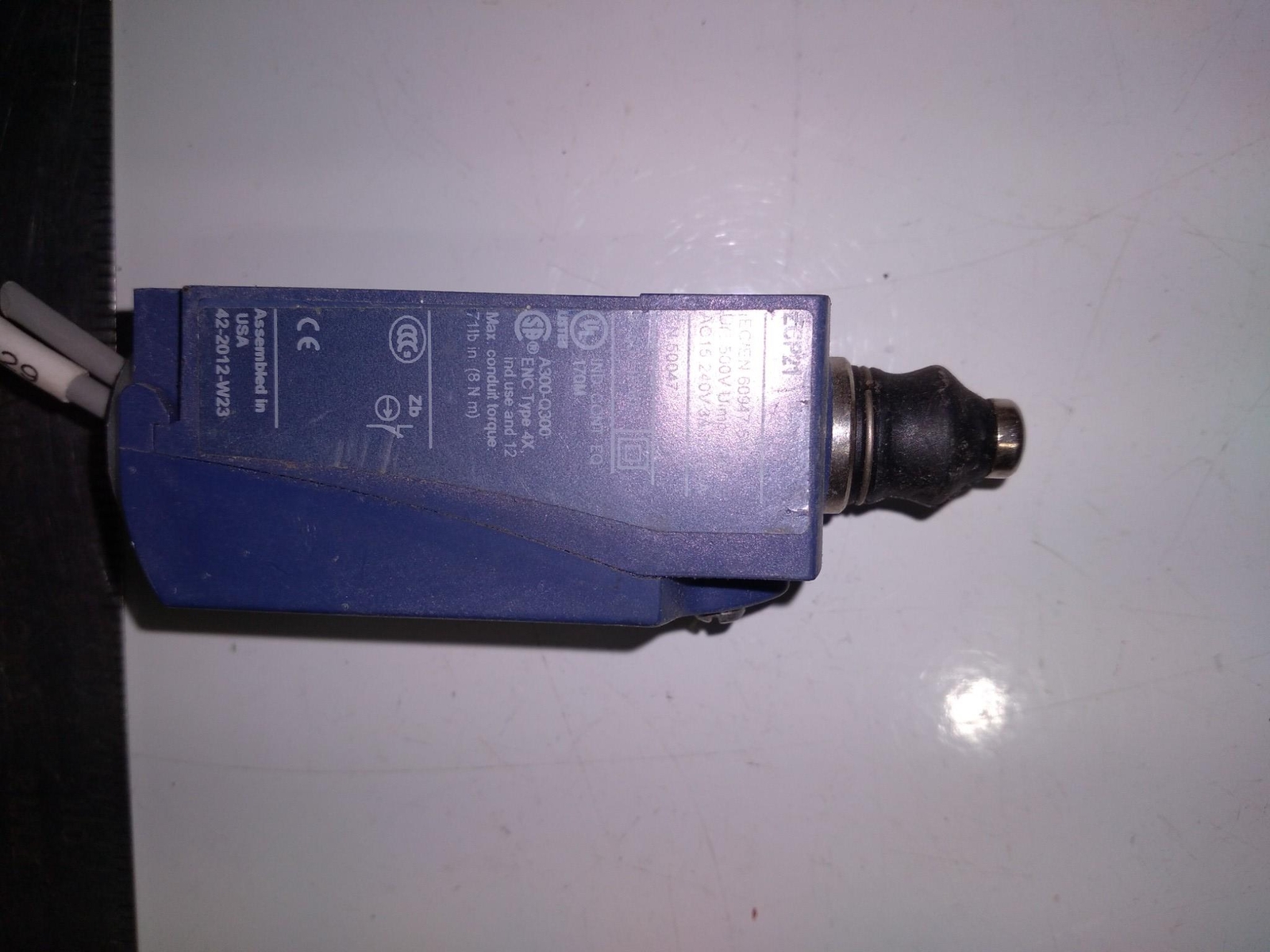 TELEMWCANIQUE OSISWITCH PFE-SW1402 ZCP21 500V 10A AC 15 240V