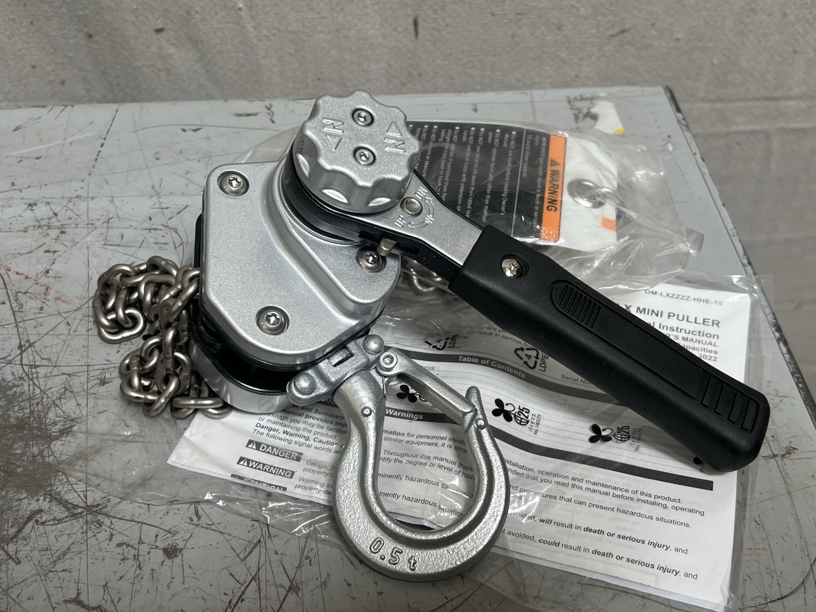 HARRINGTON LX005-5 Lever Chain Hoist Hook Mounted 1,000 lb Lifting Cap 5 ft Lift