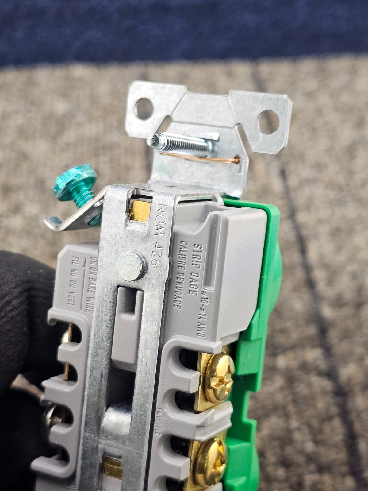 (QTY 2) Eaton 5262CHGN: 15A Half Control Duplex Receptacle 5-15R 2P 3W Green