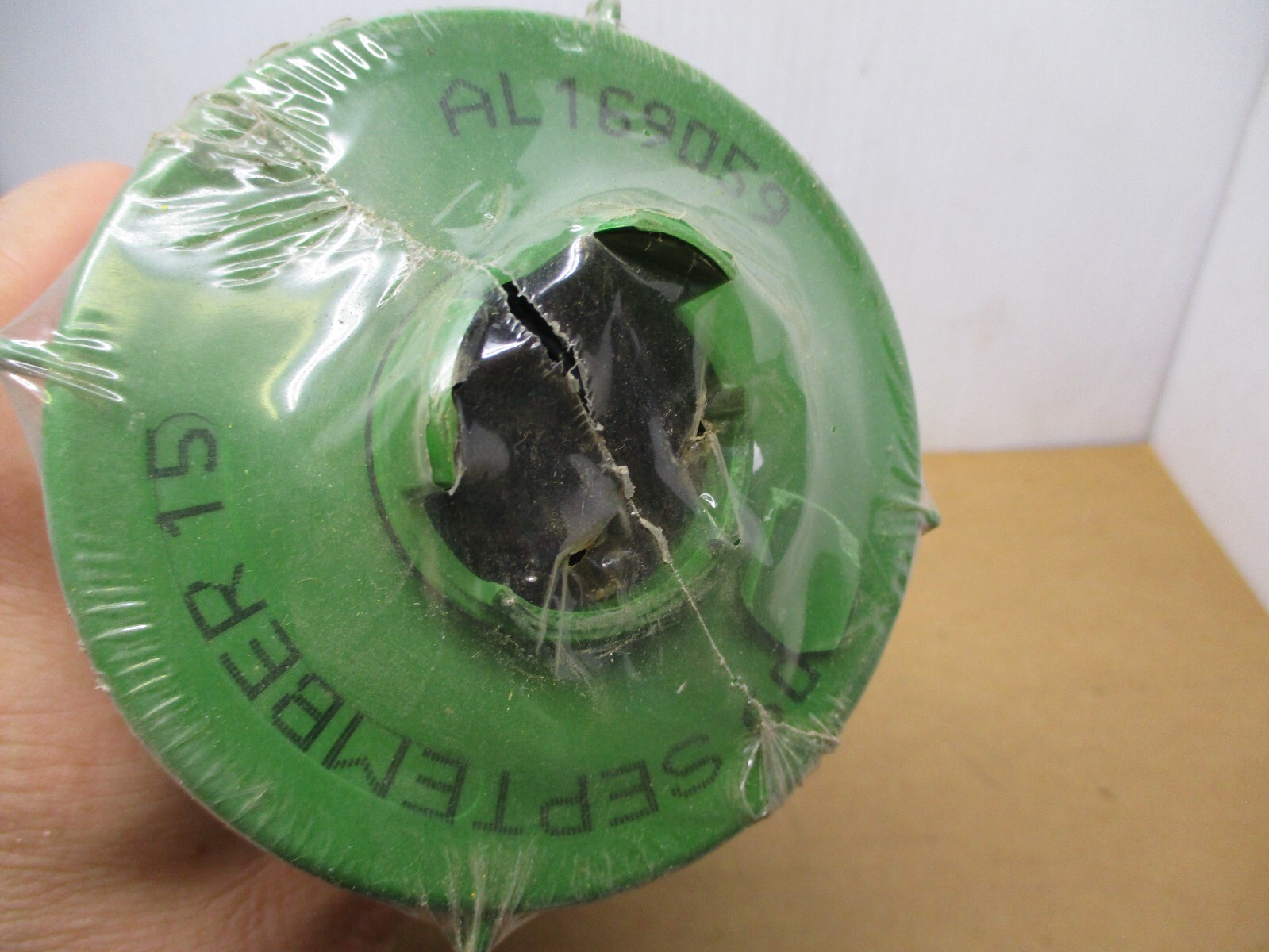 For John Deere Tractor Oil Filter High Quality Brand New OE AL169059 DAMAGED