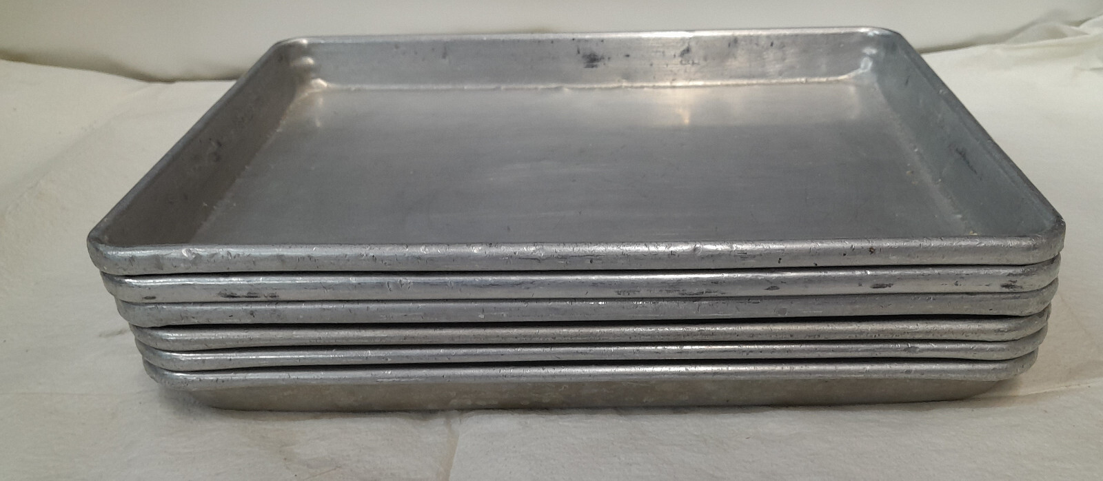 Lot Of 6 Vollrath #5220 and/or Winco ALXP-1013, 13 x 9.5″ 1/4 Sheet Pans USA