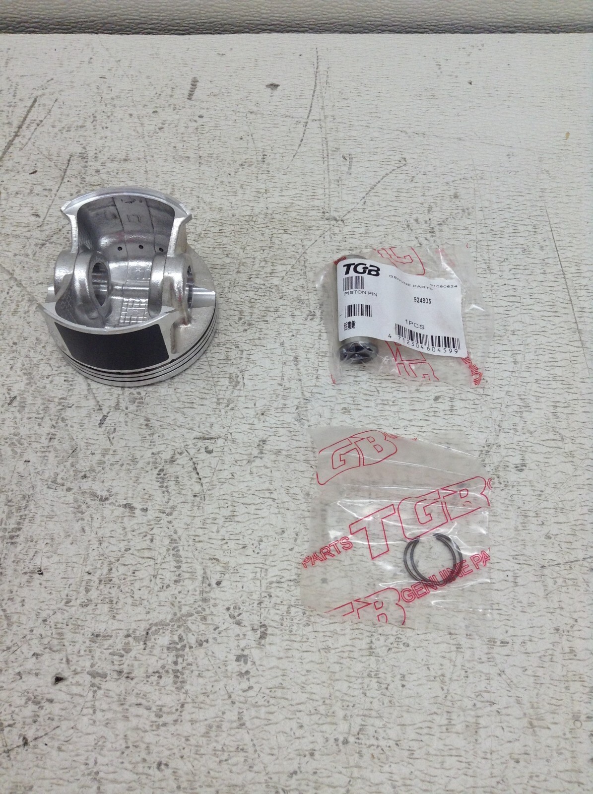 TGB 927302A Piston Set 924805 New (TSC)