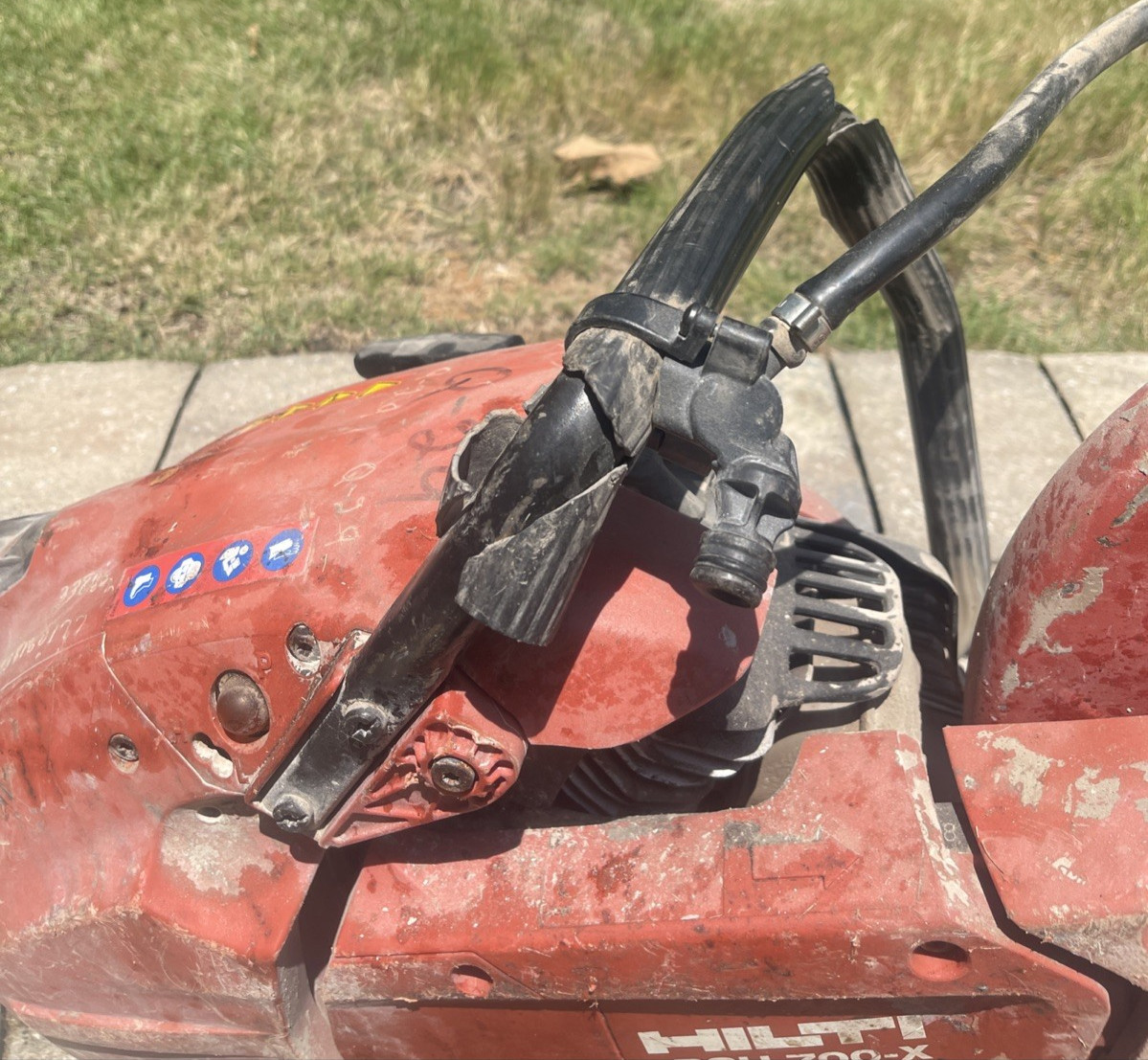 Hilti DSH 700-X Handheld Cut-Off Gasoline Concrete Saw – Used / Untested