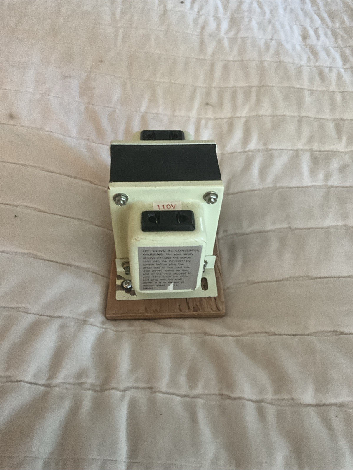 TC-300 220V to 110V 50Hz-60Hz AC-Converter Step Down Transformer