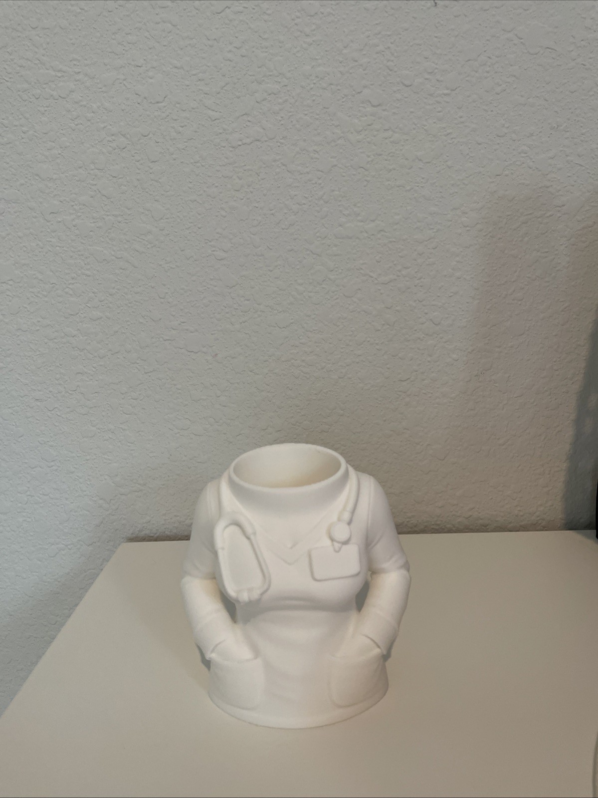 Pen stand, comb, pencil stand, brush stand, white medical jacket