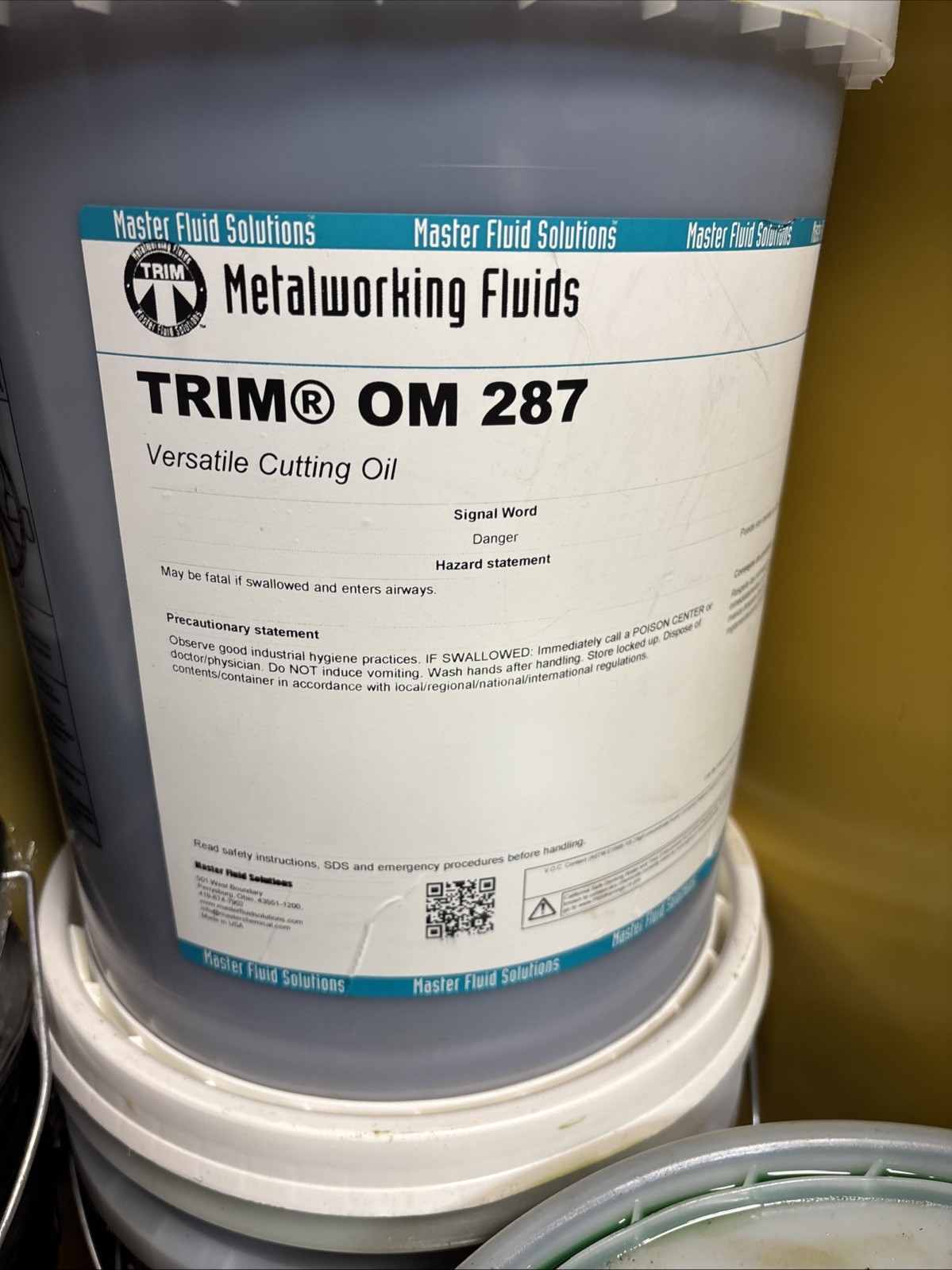 5 Gallon Bucket Trim Om287 Cutting Oil Fluid 425K95