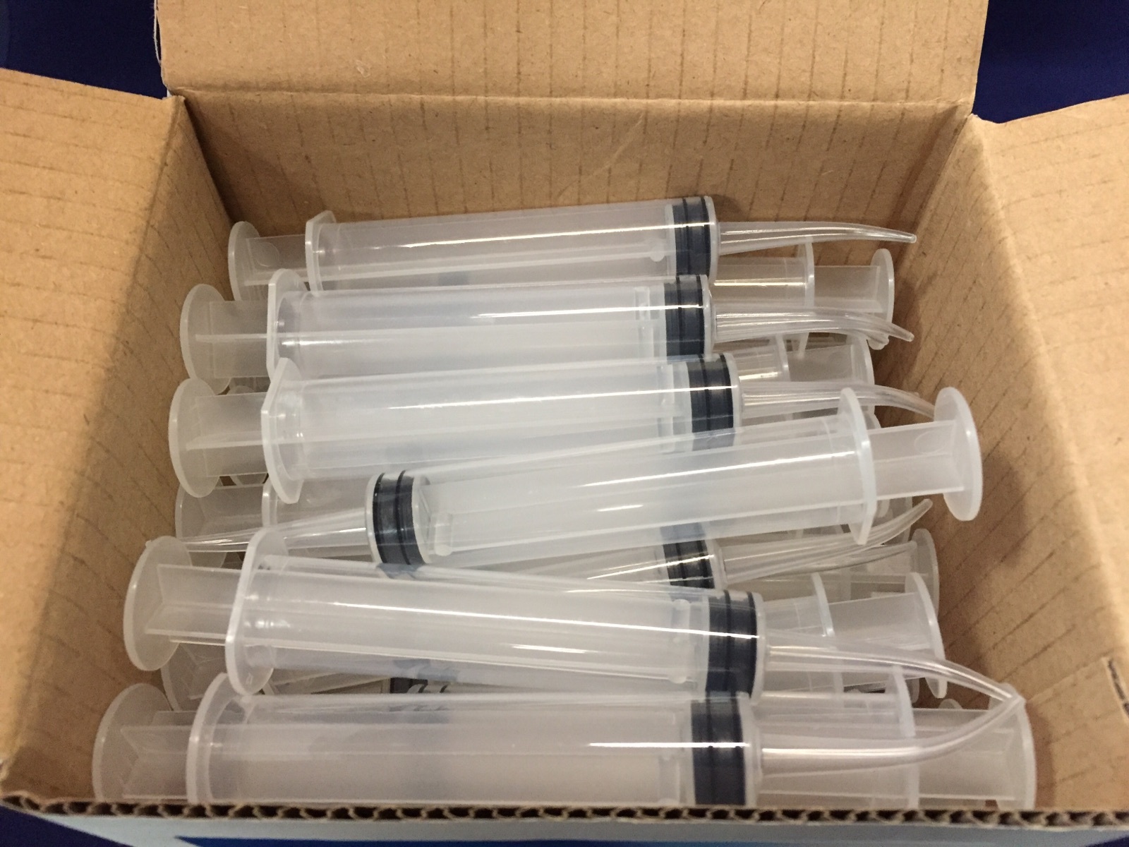 500 Pcs Monoject Style 412 Curved Tip Utility Irrigation Syringes 12ml (12cc)