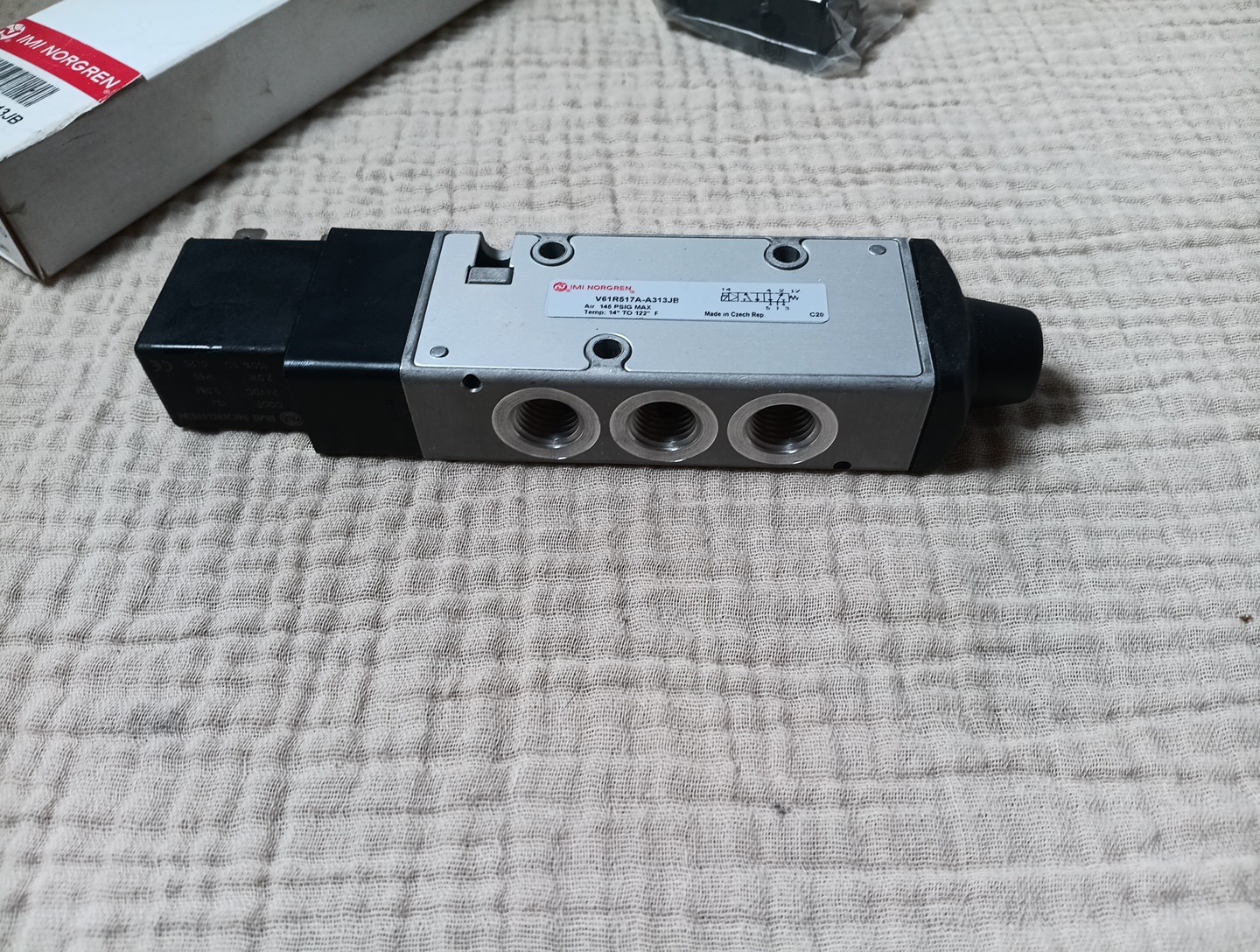 IMI NORGREN V61R517A-A313JB Solenoid Valve – New Open Package