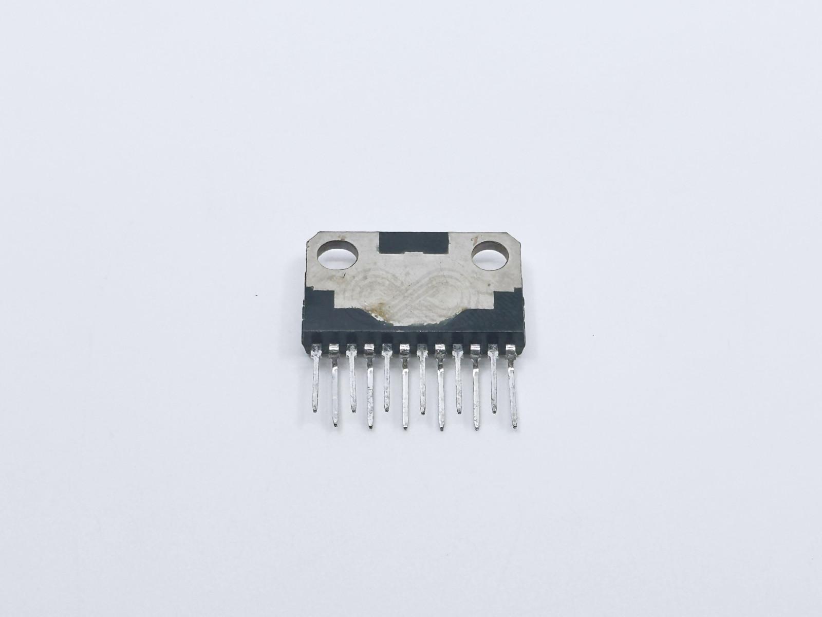 TA8208H Toshiba Dual Audio Power Amplifier 2×5.8W 9V to 18V 4ohm HZIP-12