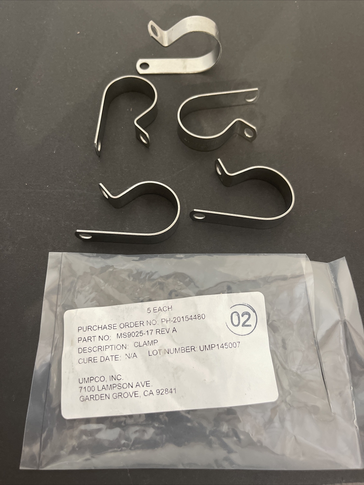 (5) 1- 1/8″ Id X 1 – 13/16 Long 321 Stainless Steel Loop Clamp, Umpco Ms9025-17