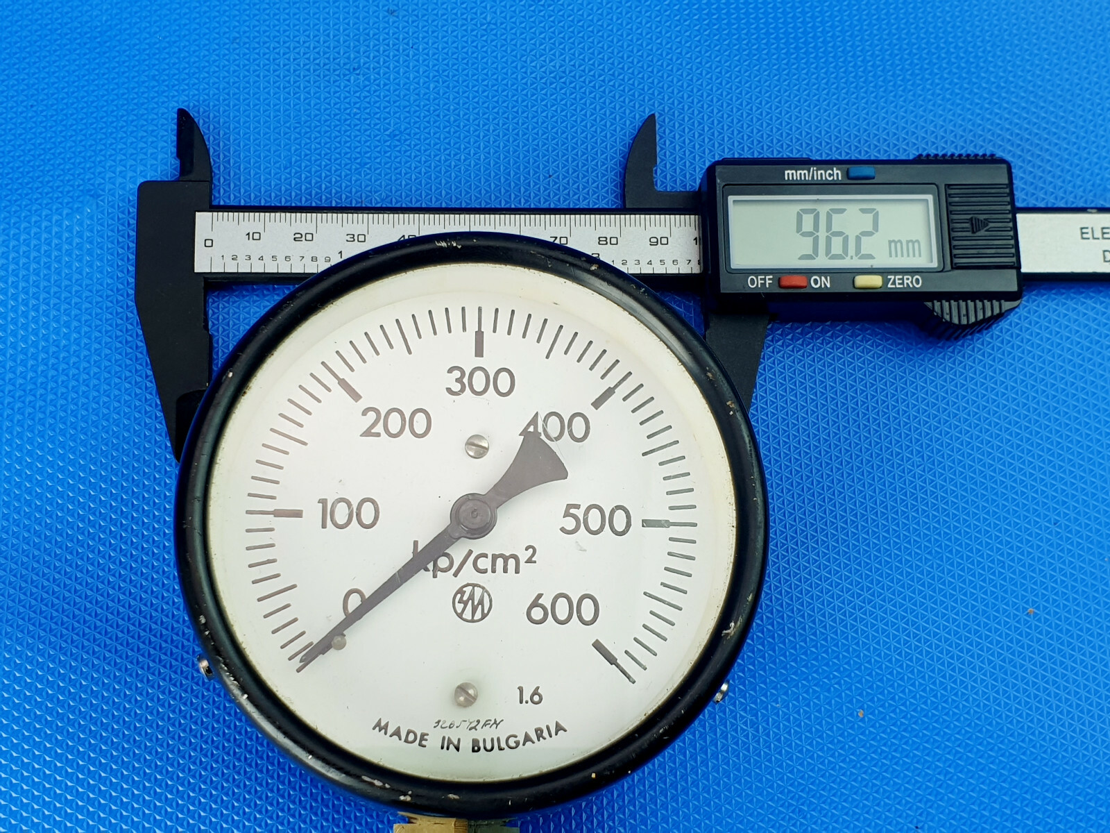 Pressure Gauge 0-600 kp/cm2 Made in Bulgaria