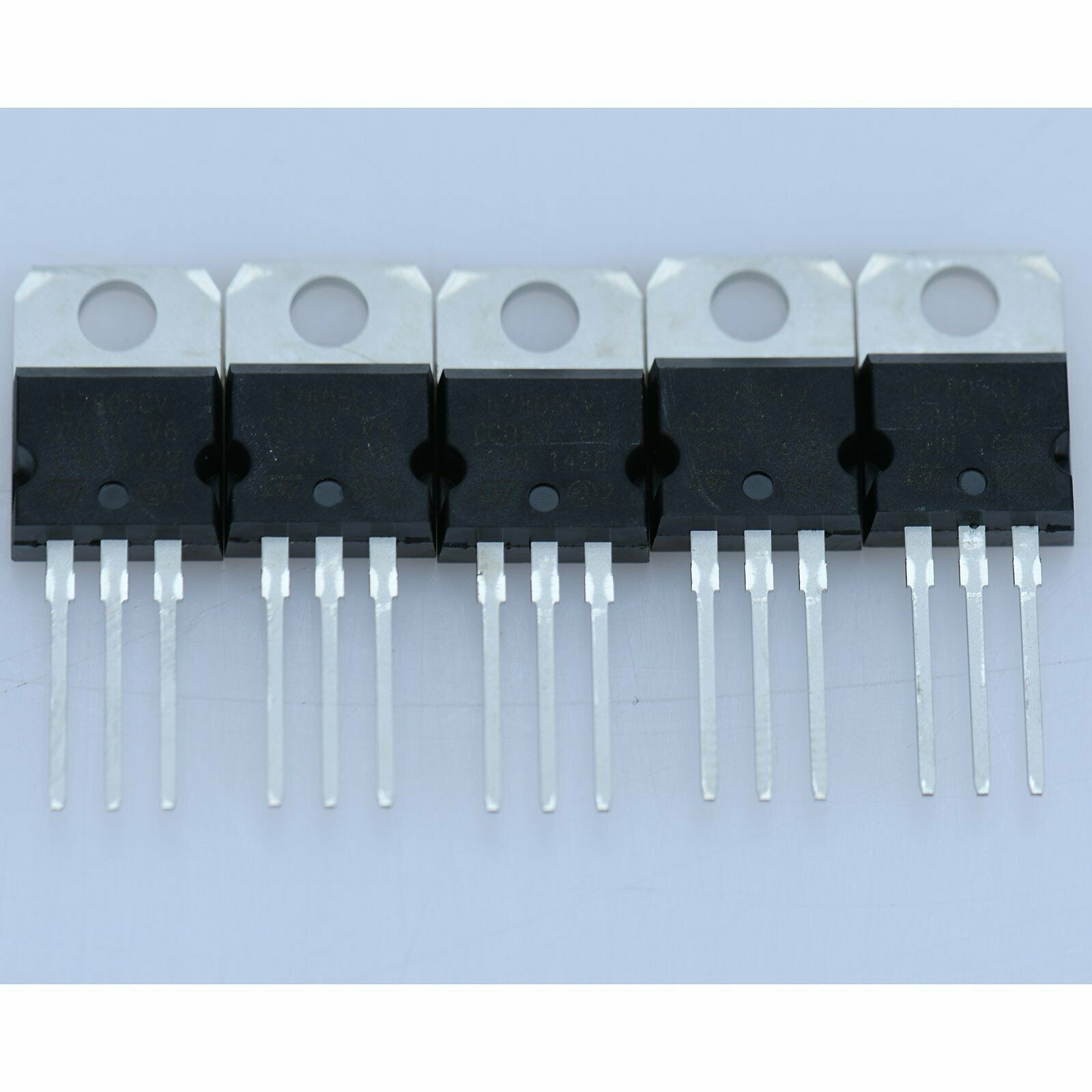 10pcs New L7805CV L7805 LM7805 ST TO-220 Voltage Regulator 5V 1.5A