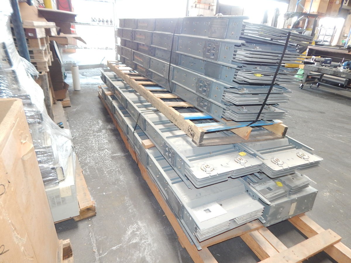 LOT OF 11 SQUARE D ACF19EC BUSWAY ALUMINUM CONDUCTOR 120X19″, 600 V AC/DC, 3000A