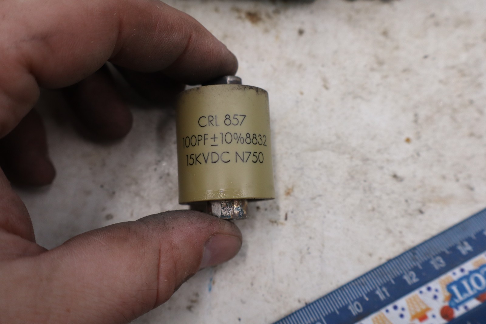 CRL 857 100pF 15KV Doorknob Capacitor