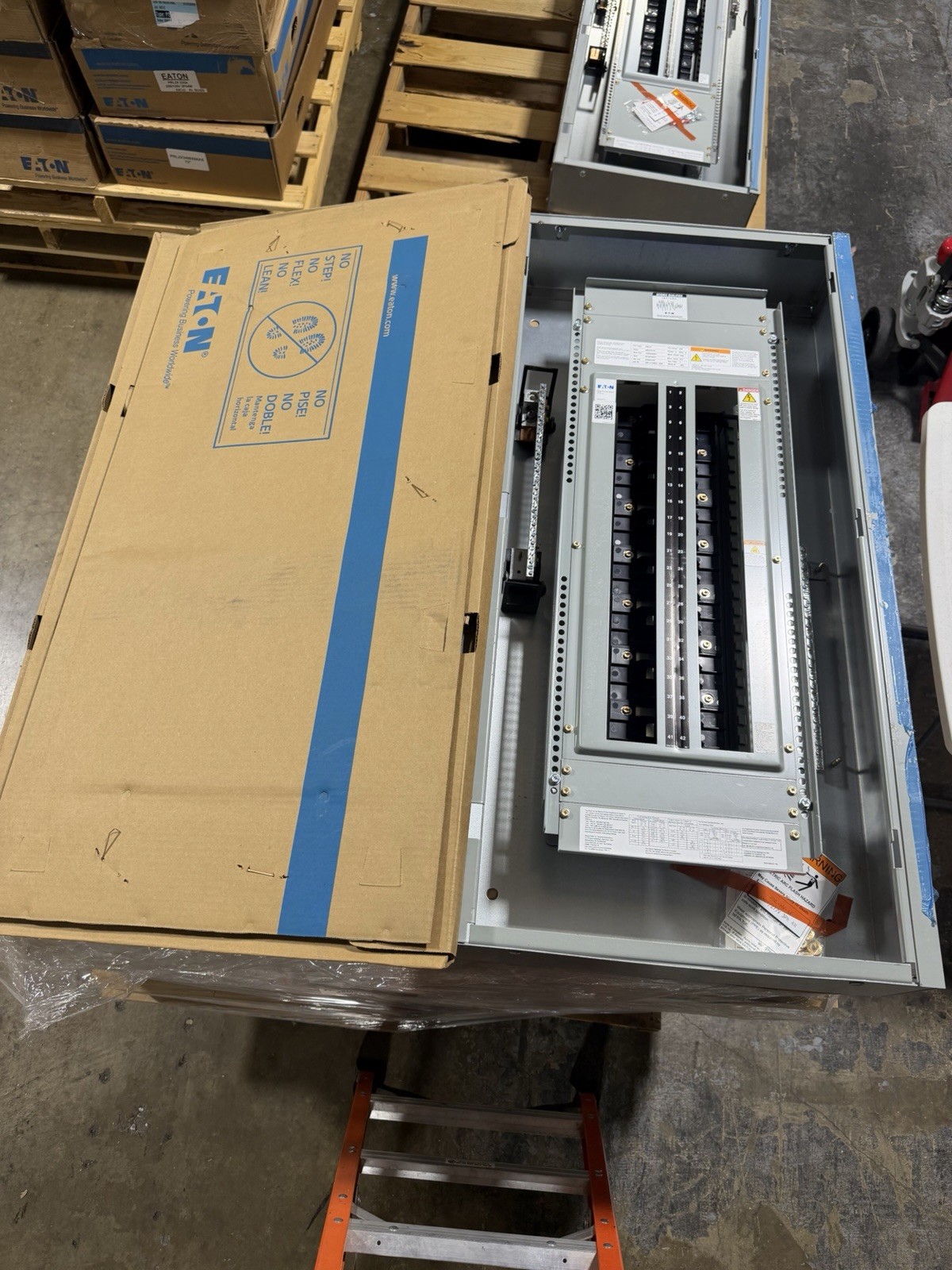 1-EATON PRL2X 225A 480/277V 3P4W MAIN LUG PANELBOARD NEMA 1 SURFACE MOUNT 42″