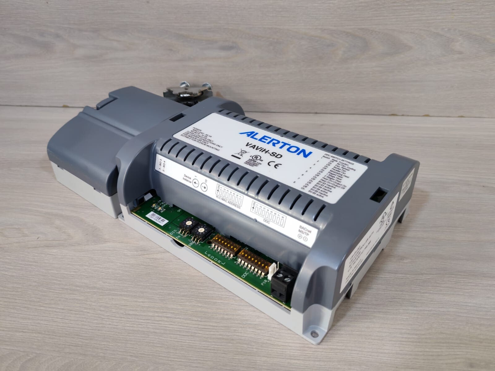 ALERTON VaVIH-SD VAV CONTROLLER WITH ACTUATOR 5002709-001 REV. G