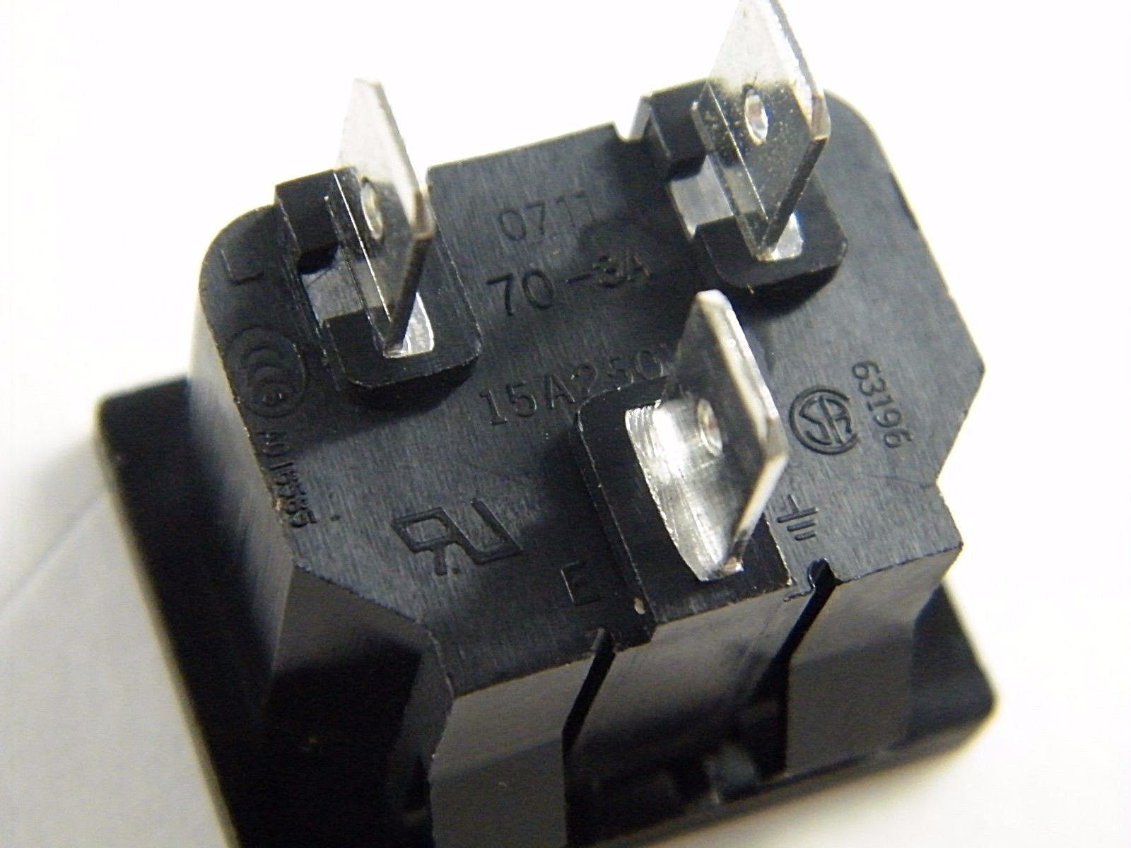 INALAYS AC POWER STANDARD C14 INLET CONNECTOR 0711 SNAP-IN ~ NEW NWOP