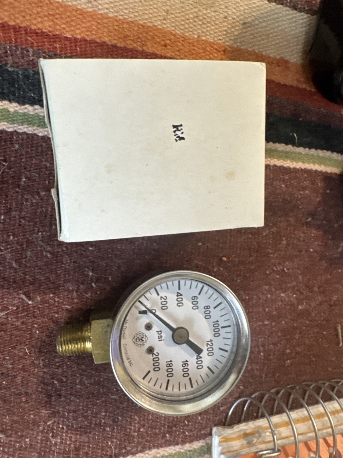 McDaniel Control Gauge 0-2000psi 1/4 NPT Spain